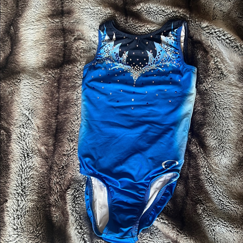 Gorgeous chalk warrior leotard size child large.
